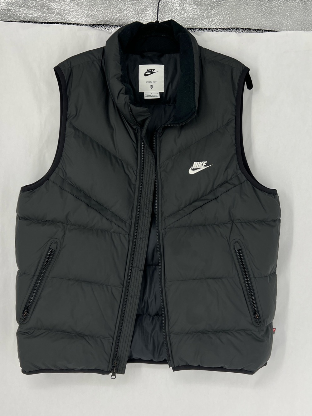 Nike Men's Black storm fit Quilted Puffer Vest with White Logo